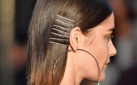 Time to take those bobby pins out of hiding because these bobby pin hairstyles prove they’re better exposed than tucked underneath your hair! | All Things Hair - From hair experts at Unilever How To Wear Hair Clips, Pin Straight Hair, Natural Straight Hair, Bobby Pin Hairstyles, Hair Scarf Styles, Hair Straightening, Curl Styles, Super Hair, Long Straight Hair