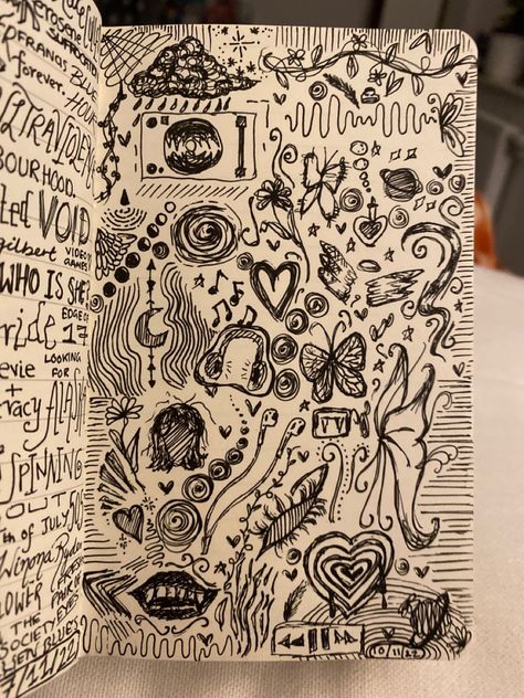 Doodle Drawings Journals, Messy Doodles Aesthetic, Doodles To Draw In School, Journaling Doodles Ideas, Hippy Doodle, Metal Doodles, School Doodles Aesthetic, Page Fillers Doodle, Notebook Doodles Aesthetic