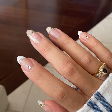 Almond Nails With Gems, Nails With Gems, Vacation Nails, Crystal Nails, Accent Nails, Flower Nails, Almond Nails, Almond, Gems