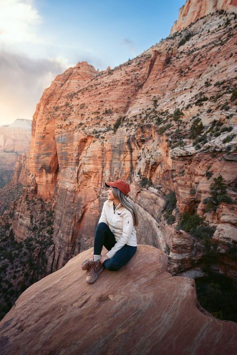 Plan the best US National Park adventure for the autumn season. This travel guide features the best US National Parks to visit in the fall including Bryce Canyon National Park. Zion Hike Outfit, Zion National Park Pictures, Zion National Park Photo Ideas, Outfits For Zion National Park, Zion National Park Outfit Fall, Zion National Park Poses, Zion Photo Ideas, Zion National Park Photoshoot, Zion Picture Ideas