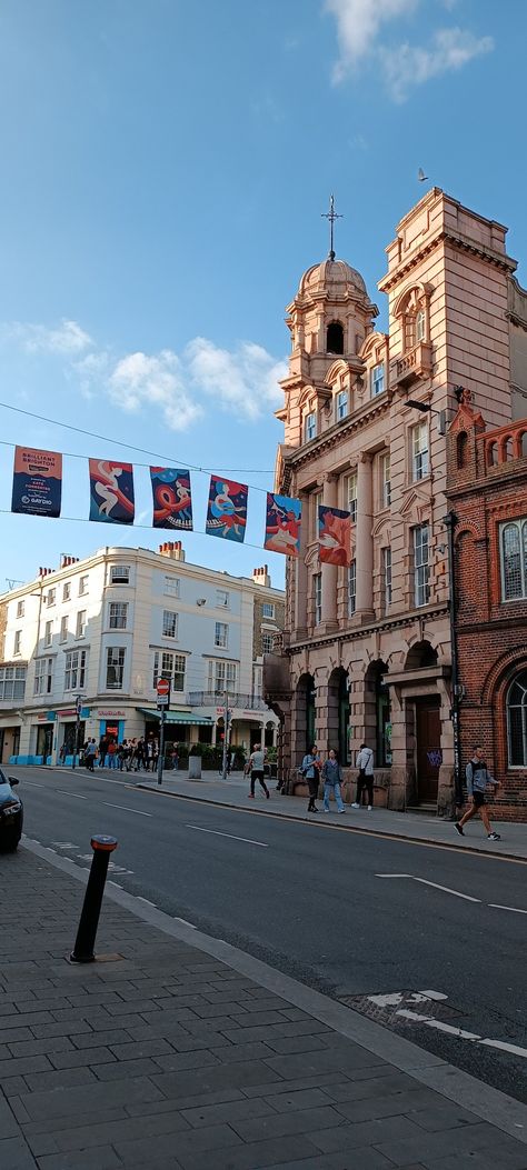 one of my fav pictutes of this city💘 Brighton City, Brighton Lanes, Brighton Uk, This City, Brighton, Street View, England