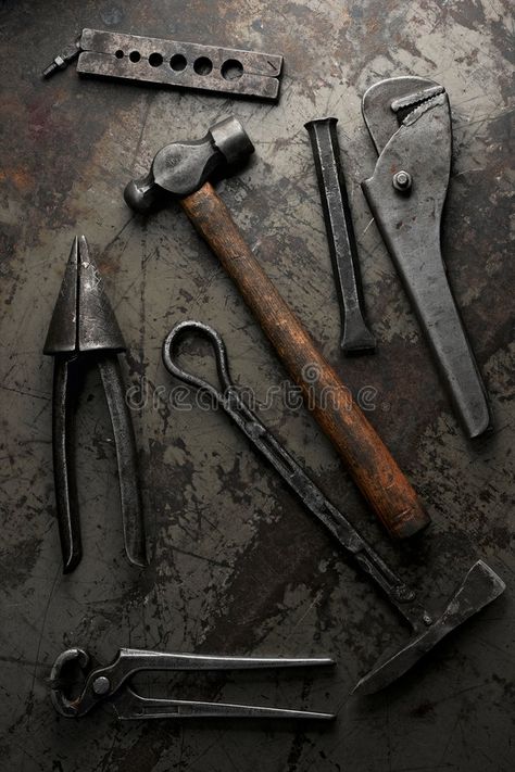 Mechanics Aesthetic, Architecture Tools, Old Tool Boxes, Antique Hand Tools, Aesthetic Objects, Vintage Hand Tools, Old Garage, West Art, Photography Tools