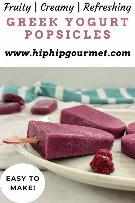 berry popsicles on a plate, mixed berries and more popsicles around Greek Yogurt Popsicle Recipes, Greek Yogurt Fudgesicles, Healthy Greek Yogurt Recipes, Yogurt Fruit Popsicles, Paleo Yogurt, Fresh Fruit Popsicles, Frozen Fruit Popsicles, Strawberry Greek Yogurt Popsicles, Healthy Frozen Yogurt Popsicles