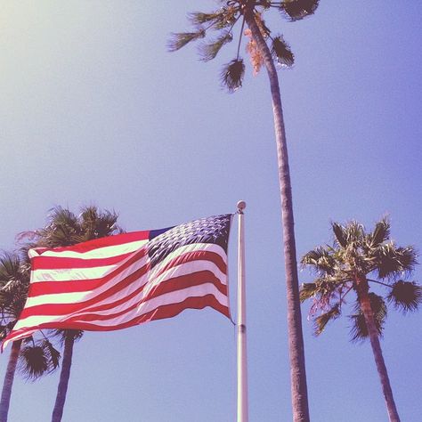 Kylie 🤍 on Instagram: “Beach Day ☀🇺🇸” Vintage Americana Aesthetic, Coney Island Baby, Lana Del Rey Honeymoon, Lana Del Rey Albums, Americana Aesthetic, Lana Del Rey Vinyl, American Pie, Cherry Cola, Lust For Life