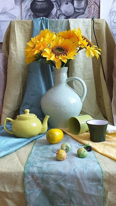 Still Life Pictures, Life Drawing Reference, Reference Photos For Artists, Object Drawing, Still Life Photos, Painting Classes, Still Life Drawing, Arte Sketchbook, Painting Still Life