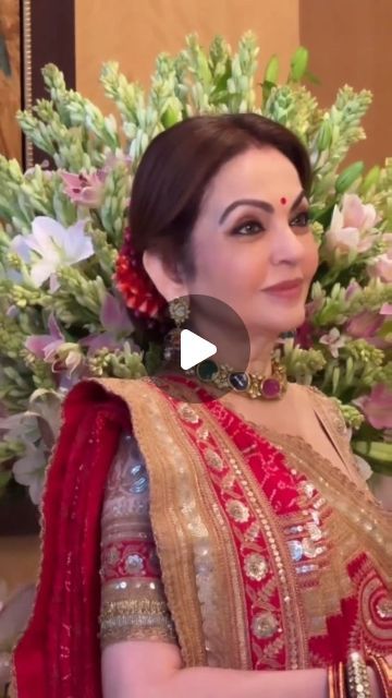 Nita Ambani Jewellery, Red Indian Dress, Neeta Ambani, India Necklace, Symbol Of Wealth, Nita Ambani, Red Indian, Dress Unique, Indian Dress