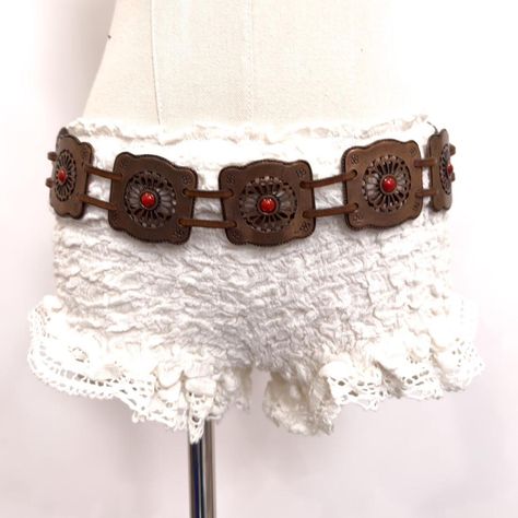 brown leather medallion belt chunky - gold buckle... - Depop Medallion Belt, Festival Braid, Chunky Belt, Thrift Inspo, Bohemian Festival, Vintage Belts, Indie Kids, 2024 Fashion, Boho Festival