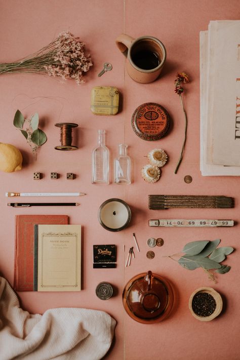 Flat Lay Props, Flat Lay Inspiration, Flat Lay Photos, Gear List, Styling Photography, Flatlay Styling, Prop Styling, Flat Lay Photography, Shooting Photo