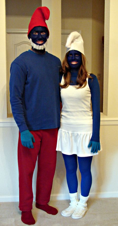 Vexy Smurf Costume, Smurf Group Costume, Papa Smurf Halloween Costume, Halloween Costumes Smurf, Papa Smurf Costume, Fantasia Smurf, Halloween Costumes Boy And Girl, Smurf Halloween Costume, Duo Costumes Boy And Girl