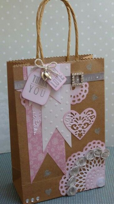 Paper Bags Decoration Ideas, Kraft Bags Decoration, Handmade Paper Bags Ideas, Paper Bag Packaging Ideas, Paper Bag Decoration, Homemade Gift Bags, Wrapping Inspiration, Creative Wrapping, Paper Bag Crafts