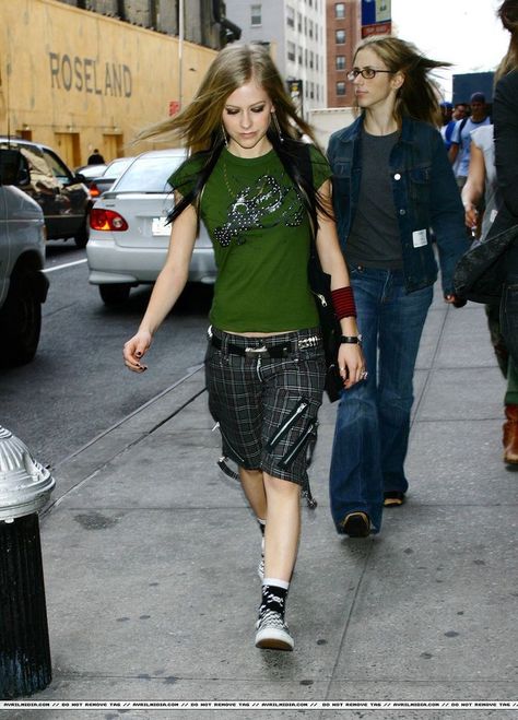 Avril Lavigne Outfits, 2000s Icons, Avril Lavigne Style, 2000s Outfit, Outfits 2000s, 00s Fashion, 2000 Fashion, Punk Princess, David Letterman