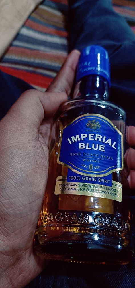 🍻 Alcohol In Hand Snapchat, Royal Stag Whisky Snapchat Story, Beer Real Pic, Alcoholic Drinks Pictures Snapchat, Drink Alcohol Snap, Biyar Drink, Whisky Snapchat, Beer In Hand Snapchat, Fake Alcohol Snaps