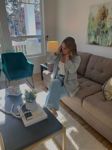 Real Estate Agent Photo Ideas ans Inspo Realestate Agent Outfits, Real Estate Girl Aesthetic, Rich Real Estate Agent Aesthetic, Real Estate Agent Aesthetic Vision Board, Real Estate Agent Aesthetic Outfits, Realtor Aesthetic Women, Real Estate Agent Women, Estate Agent Aesthetic, Kristina Core