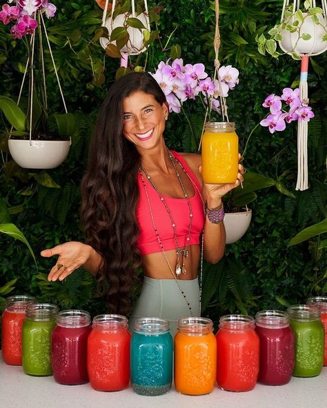 Kristina Carrillo-Bucaram (@fullyrawkristina) • Instagram photos and videos Fully Raw Kristina, Raw Kristina, 5 Day Juice Cleanse, How To Express Feelings, Juice Cleanse, Detox Cleanse, Layered Cuts, Female Images, Raw Vegan