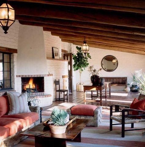 Design Marocain, Southwestern Home, Tuscan Design, Mediterranean Home Decor, Casas Coloniales, Transitional Living, Spanish Style Homes, Transitional Living Rooms, Transitional House