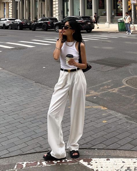 @ya_______i • today’S Look 🤍 Natasha • Threads Cream Trousers Outfit, Cream Pants Outfit, White Pants Outfit, Oufits Casual, Cream Pants, Paris Outfits, Look Stylish, Summer Fashion Outfits, Mode Inspiration