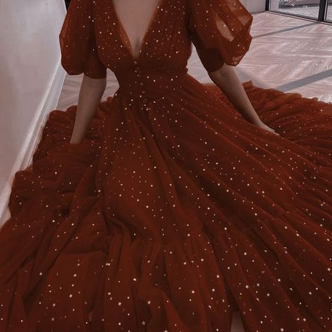 Look Gatsby, Gaun Abad Pertengahan, Ethereal Dress, Fantasy Gowns, Fairytale Dress, Fantasy Dress, Ball Gown Dresses, Looks Vintage, Fancy Dresses