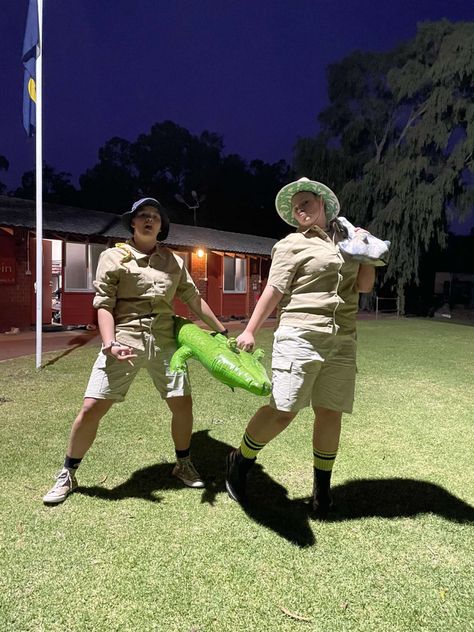 Australia Dress Up Costumes, Aussie Icons Party, Aussie Costume Ideas, Muck Up Day Costumes Funny, Australian Costume Ideas, Australian Halloween Costumes, Australian Icons Costume, Swimming Carnival Costume School, Year 12 Muck Up Day Costumes