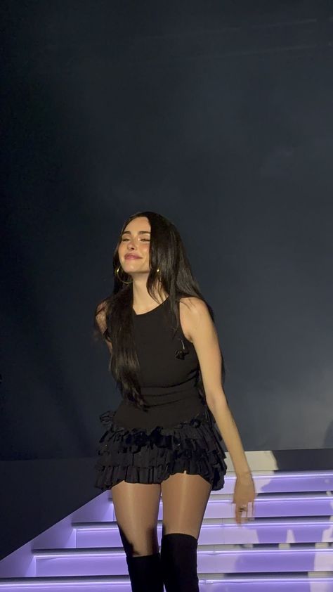 Madison Beer Dress Short, Maddison Beer Outfit Concert, Madison Beer On Stage, Madison Beer Spinnin Tour Outfits, Madison Beer Outfits Dress, Madison Beer Stage, Madison Beer Outfits Concert, Madison Beer Spinnin Tour, Madison Beer Tour Outfits