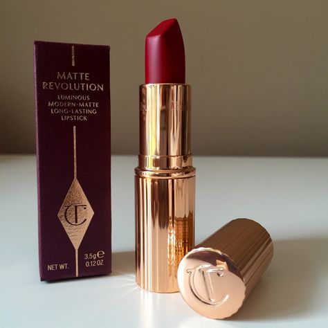 Tilbury Makeup, Revolution Lipstick, Dream Products, Charlotte Tilbury Lipstick, Charlotte Tilbury Matte Revolution, Charlotte Tilbury Makeup, Makeup Accesories, Ethereal Makeup, Edgy Makeup