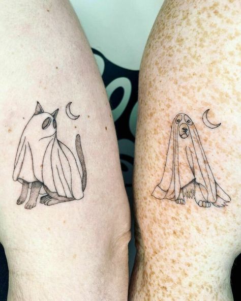 Tattoos Back Of Leg, Cute Bff Tattoos, Pixel Tattoo, Matching Bff Tattoos, Tattoos Back, Maching Tattoos, Brother Sister Tattoo, Cute Matching Tattoos, Matching Friend Tattoos