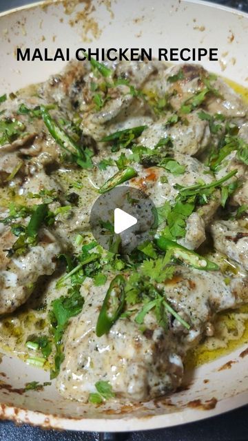 Malai Chicken Recipe, Paneer Roll Recipe, Paneer Roll, Nonveg Recipes, Malai Chicken, Chicken Starter, Kasuri Methi, Chicken Starter Recipes, White Gravy