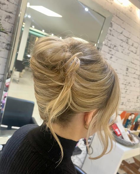 •French Pleat• •This stunning hair up is giving classy and chic• •A hair up this elegant and classic is great for brides, bridesmaids or mothers of the bride/groom• •For any bridal hair enquiries please call or message us• •Created by the amazing @erinshairgallery • #rochford #rochfordhair #rochfordhairdresser #moderntwist #frenchpleat #hairup #chingonhair #bridalhair #bridehairstyle #classichairupdo French Pleat Hair, Chingon Hair, Classic Updo Hairstyles, French Pleat, Hair Up Styles, Hair Wedding, Bride Hairstyles, Up Hairstyles, Up Styles