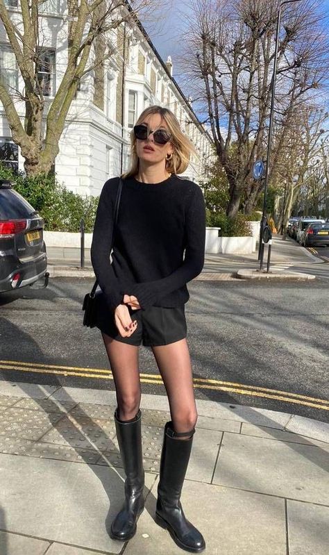 Camille Charriere Style, Long Boots Outfit, French Girl Fashion, French Outfits, Camille Charriere, Quoi Porter, Unpopular Opinion, Fashion Aesthetics, 가을 패션