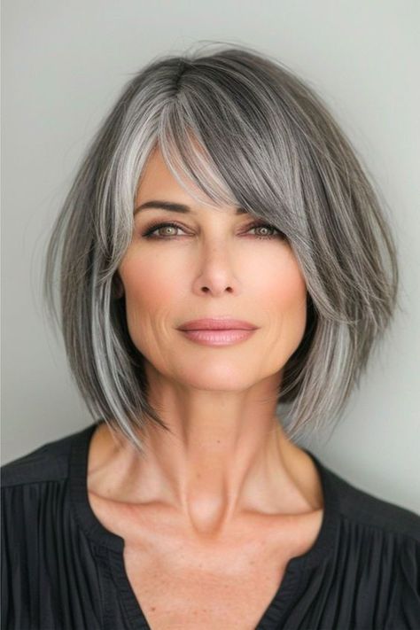 Modern Bob Hairstyles, Best Haircuts, Short Layered Haircuts, Haircut And Color, Hair Color And Cut, Cool Haircuts, Grey Hair, Short Hair Cuts For Women, Short Hairstyles For Women