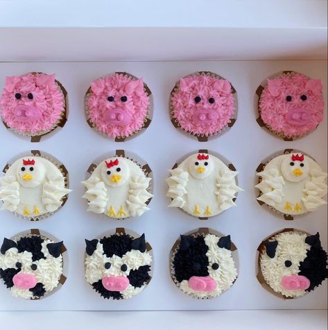 Birthday Cupcakes 1st Birthday, Cow And Pig Cupcakes, 2 Year Birthday Cupcakes, Moo Moo Im Two Cupcakes, Barnyard Cupcakes Farm Theme, Cupcake Farm Animals, Farm Birthday Party Cupcakes, Buttercream Cow Cupcakes, Farm Themed Birthday Cupcakes