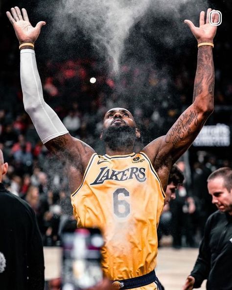 Lebron James Poster, Lebron James Wallpapers, Nba Lebron James, Lakers Team, Good Nicknames, King Lebron James, Lebron James Lakers, King Lebron, Basketball Players Nba