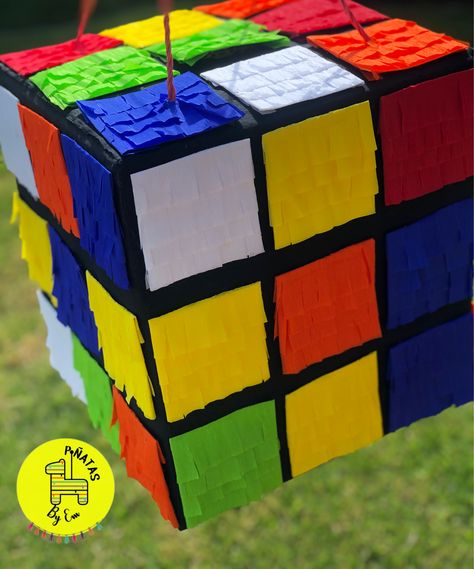 Homemade Pinata Ideas, Cool Pinatas, Pinata Making, Piniata Ideas, Pinatas Diy, Diy Minecraft Birthday Party, Homemade Pinata, Pinata Ideas, Mexican Pinata