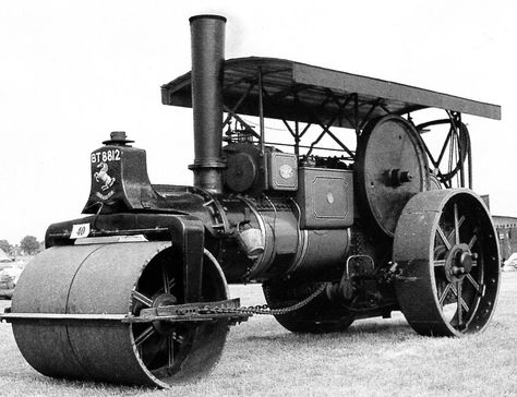 Aveling and porter steam roller Steam Roller, Road Building, Steam Tractor, Big Machines, Road Roller, Traction Engine, Old Farm Equipment, Old Tractors, Vintage Tractors