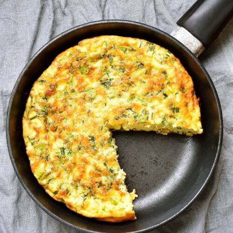 Bubble And Squeak Recipe British, Bubbles And Squeak, Bubble And Squeak Recipe, Best Quiche Recipes, Leftover Vegetables, Potatoes Crispy, Bubble And Squeak, Potato Ricer, Leftover Mashed Potatoes