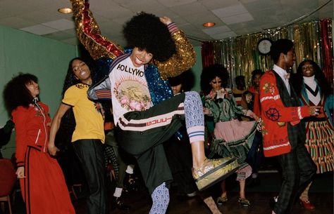 Gucci’s pre-fall 2017 campaign spotlights a cast of all-black models. Called ‘Soul Scene’, Glen Luchford captures a party of young people at London’s Mildmay Club for the advertisements. Creative director Alessandro Michele found inspiration in a London exhibition called “Made You Look,”, which spotlighted black masculinity and style. Influence was also found in the 1960’s … Gucci Pre Fall 2017, Glen Luchford, Gucci 2017, Gucci Campaign, Campaign Photography, Northern Soul, Adventure Style, Supermodels Runway, Photography Magazine