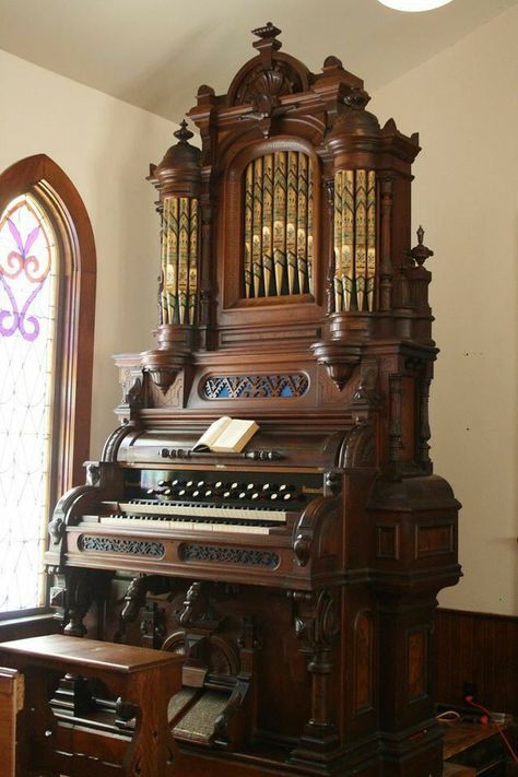 Organ Musical Instrument, Organ Instrument, Antique Organ, Pump Organ, Old Musical Instruments, Organ Music, Instruments Art, Pipe Organ, Unique Furniture Pieces