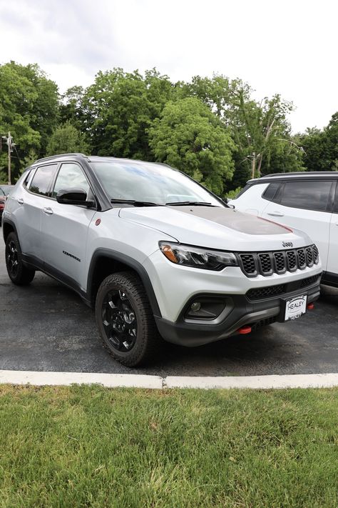 Explore the unbeaten path with the 2024 Jeep Compass Trailhawk 4x4. Adventure-ready and built for the wild. 🏞️🚙   #JeepCompass #2024Compass #Trailhawk #4x4 #HealeyBrothers #HudsonValley Jeep Compass Trailhawk, 4x4 Adventure, Chevrolet Dealership, White Jeep, New Hampton, Hudson Valley Ny, Jeep Dodge, Full Throttle, Chrysler Jeep