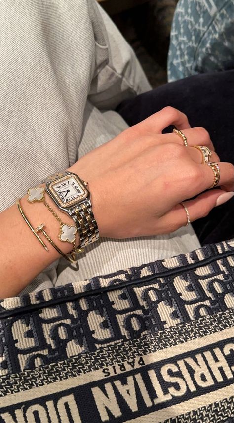 Cartier Watch Stack, Cartier Watch Aesthetic, Stacked Bracelets With Watch, Accessories Old Money, Vancleefarpels Bracelet, Old Money Accessories, Women Gold Watch, Cartier Aesthetic, Cartier Panthere Watch