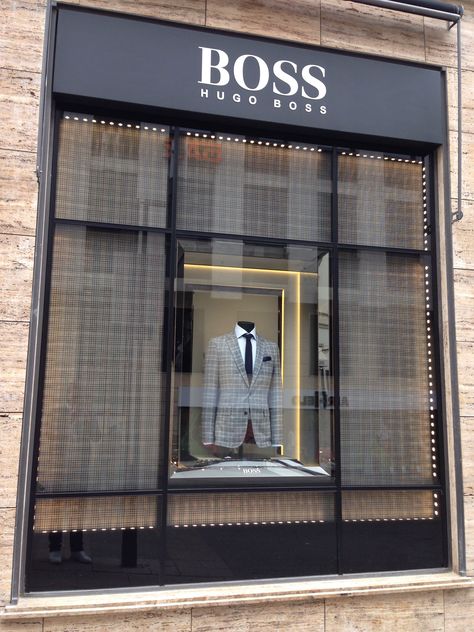 hugo boss side-window, flagship store stuttgart #window #visualmerchandising #hugoboss #stuttgart Decor Mezon, Hugo Boss Store, Mall Stores, Retail Merchandising, Front Gates, Retail Store Design, Shop Decor, Shop Front, Retail Outlet