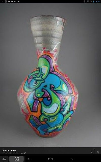 grafiti pot Thrown Vase, Shrines Art, 8th Grade Art, Ceramic Tea Set, Graffiti Designs, Ceramic Ideas, A Level Art, Art Clay, Graffiti Lettering