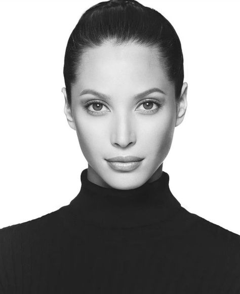 Super Model Aesthetic, Christy Turlington 90s, Model 90s, Chin Implant, Super Models, Vintage Dance, 90s Supermodels, 80s And 90s Fashion, Ambitious Women