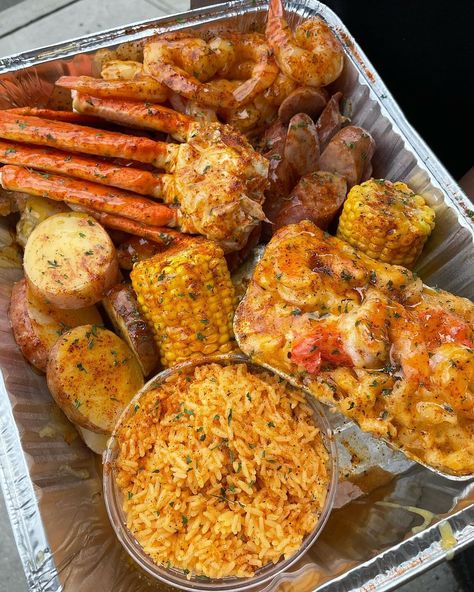 HOME OF THE SOUL FOOD on Instagram: “So got damn good 🔥🔥” Soul Food Plates, Cooking Soul Food, Delicious Food Image, Soul Food Recipes, Soul Food Restaurant, Soul Food Dinner, Food Babe, Delicacy Food, Food Therapy