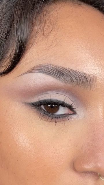 Cool Toned Makeup Looks 90s, Classic Halloween Makeup, Cool Tone Brown Eye Makeup, 90s Matte Makeup, Tim Burton’s Makeup, Cool Toned Fall Makeup, 90s Grey Makeup, 90s Eyeshadow Looks, Cool Toned Eyeshadow Looks Brown Eyes