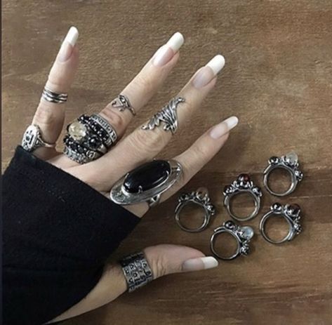 Rockstar Gf Jewelry, Chunky Silver Jewellery, Grunge Jewelry, Edgy Jewelry, Dope Jewelry, Chunky Jewelry, Estilo Punk, Funky Jewelry, Jewelry Lookbook