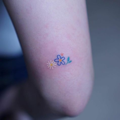 Colorful Tiny Tattoos, Yellow Heart Tattoo, Tiny Colorful Tattoos, Wrist Tattoos Meaningful, Wrist Tattoos Butterfly, Wrist Tattoos Unique, Mini Flower Tattoos, Rose Tattoo Hand, Dr Tattoo