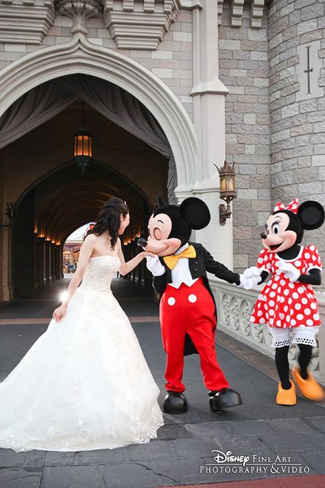 fan disney wedding photos