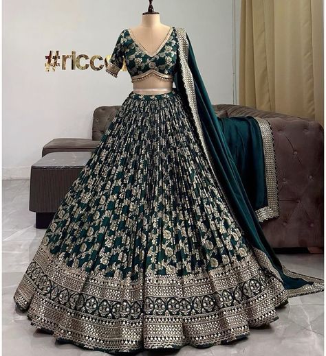 Black Bridal Lengha, Trending Lehenga Designs, Marriage Dresses, Brown Weddings, Lehenga Ideas, Shiva Tandav, Indian Fits, Suits For Women Indian, Designs Clothes