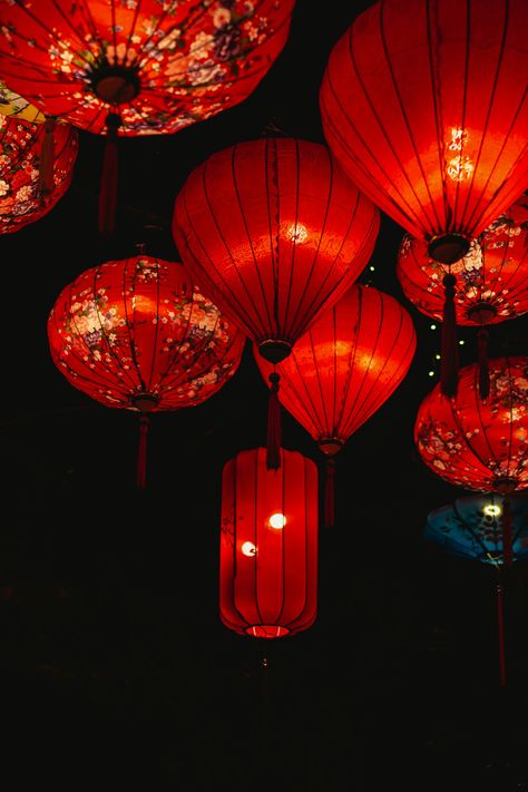 https://unsplash.com/photos/many-red-lanterns-are-lit-up-in-the-dark-PBWZMmWjbZ0?utm_source=unsplash&utm_campaign=unsplash-ios&utm_medium=referral&utm_content=view-photo-on-unsplash Red Lantern Aesthetic, Chinese Lanterns Aesthetic, Lantern Aesthetic, Lantern Photography, Hope Painting, Red Lanterns, Hacienda Wedding, Paper Lantern Lights, Vietnam Fashion