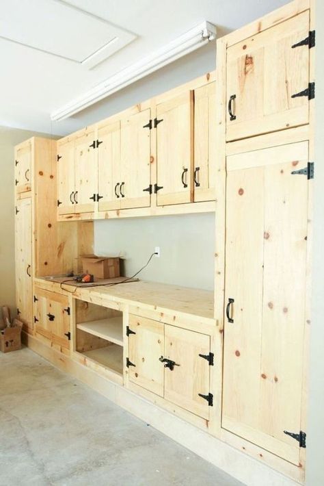 Step Up Your Game with These Garage Makeover Ideas Projek Kayu, Pallet Kitchen, Garage Remodel, Diy Garage Storage, Garage Work Bench, Garage Shelf, Garage Makeover, Garage Storage Organization, Garage Cabinets