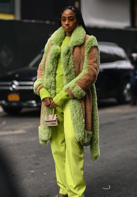 2022 Street Style, New York Fashion Week Street Style, Street Style Trends, Winter 2022, Hippie Outfits, Cool Street Fashion, Fashion Week Street Style, Street Style Looks, Street Style Outfit